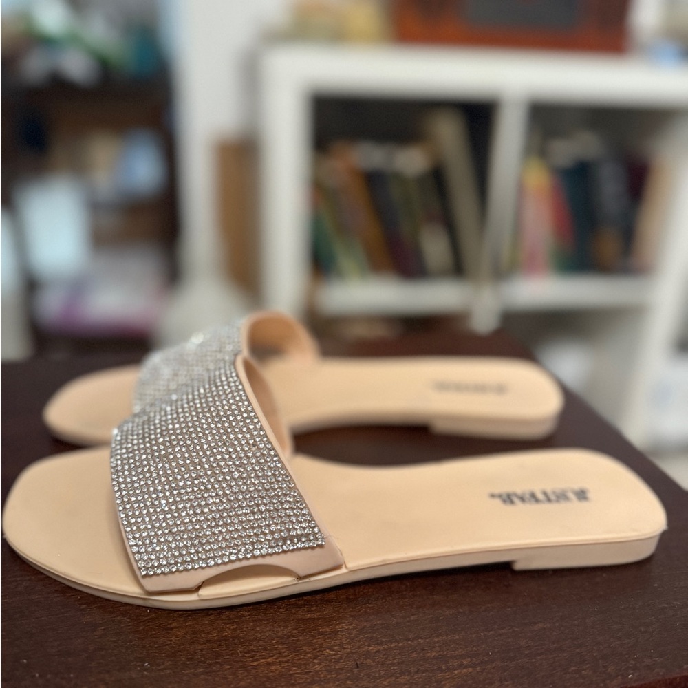 JustFab Women's Rhinestone Slide Sandals - Cream Open Toe size 8